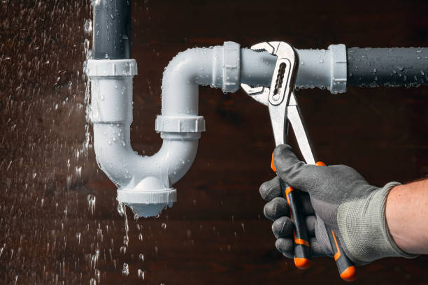 Professional Leak Detection technician working in Yorkville, IL